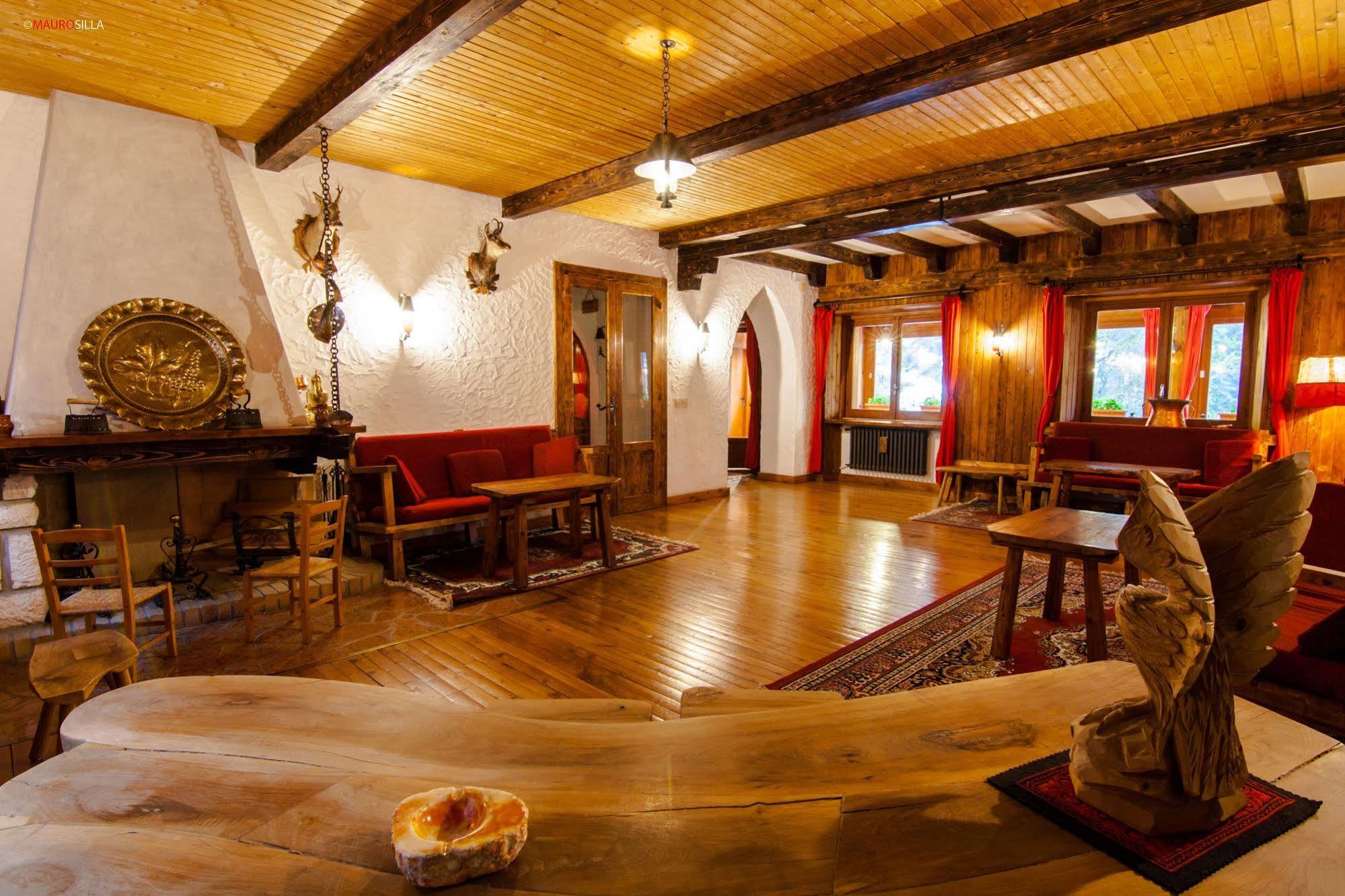 Hotel Garni Mille Pini Scanno Exterior photo